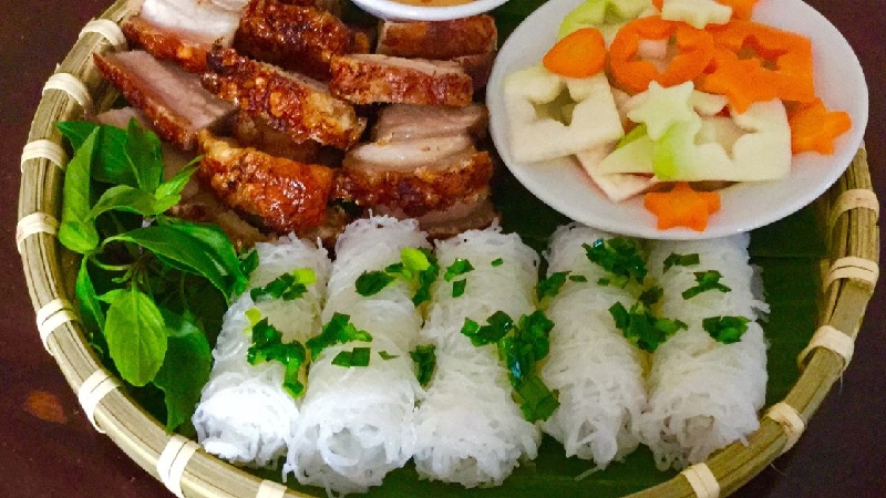 Bánh hỏi au porc rôti